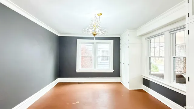 $189,900 | 1011 North Farmington Road, Peoria, IL 61606