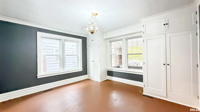 $189,900 | 1011 North Farmington Road, Peoria, IL 61606