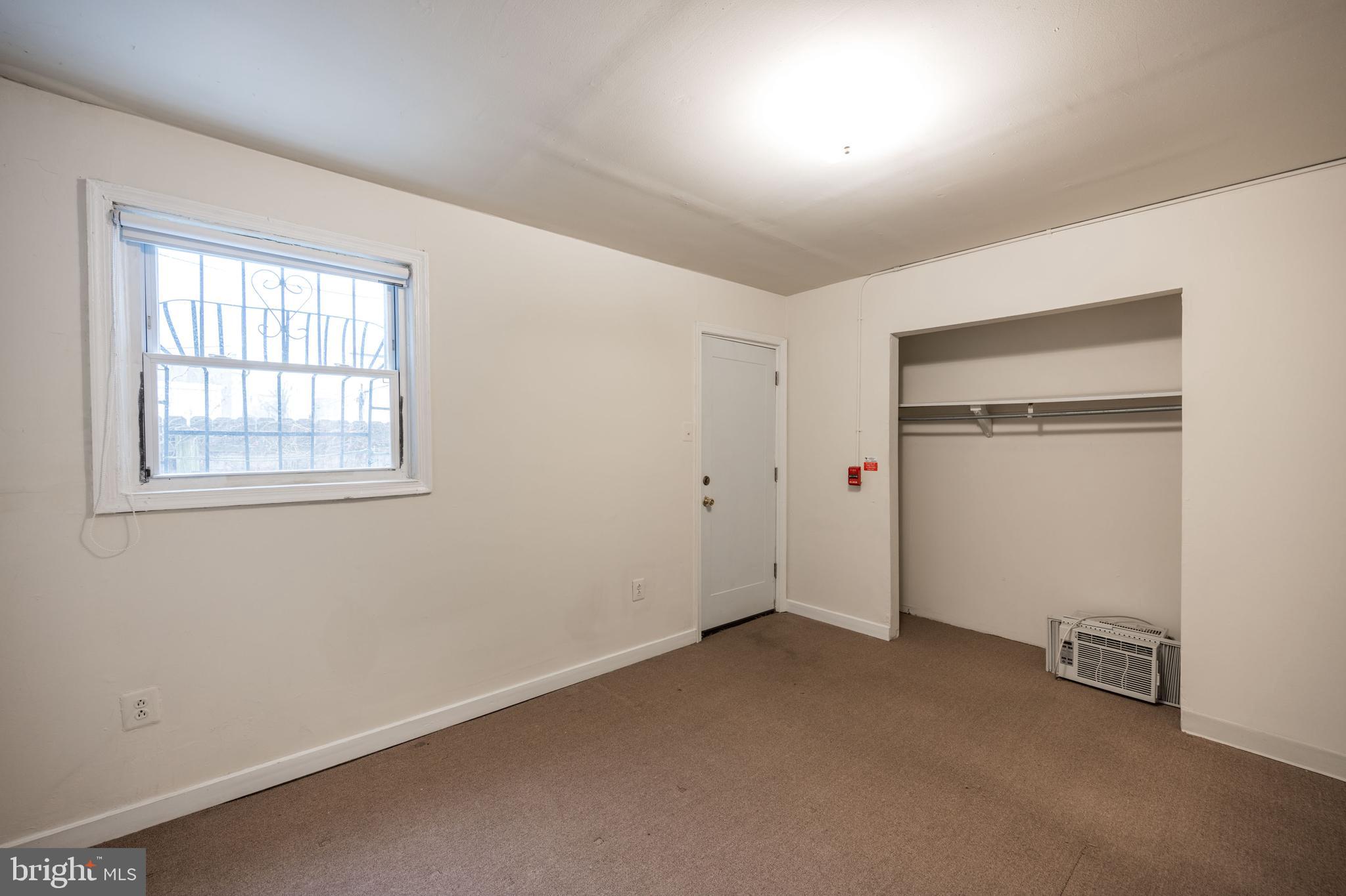 1534 South 4th Street Philadelphia, PA 19147 - Photo 5 of 11 an empty room with windows