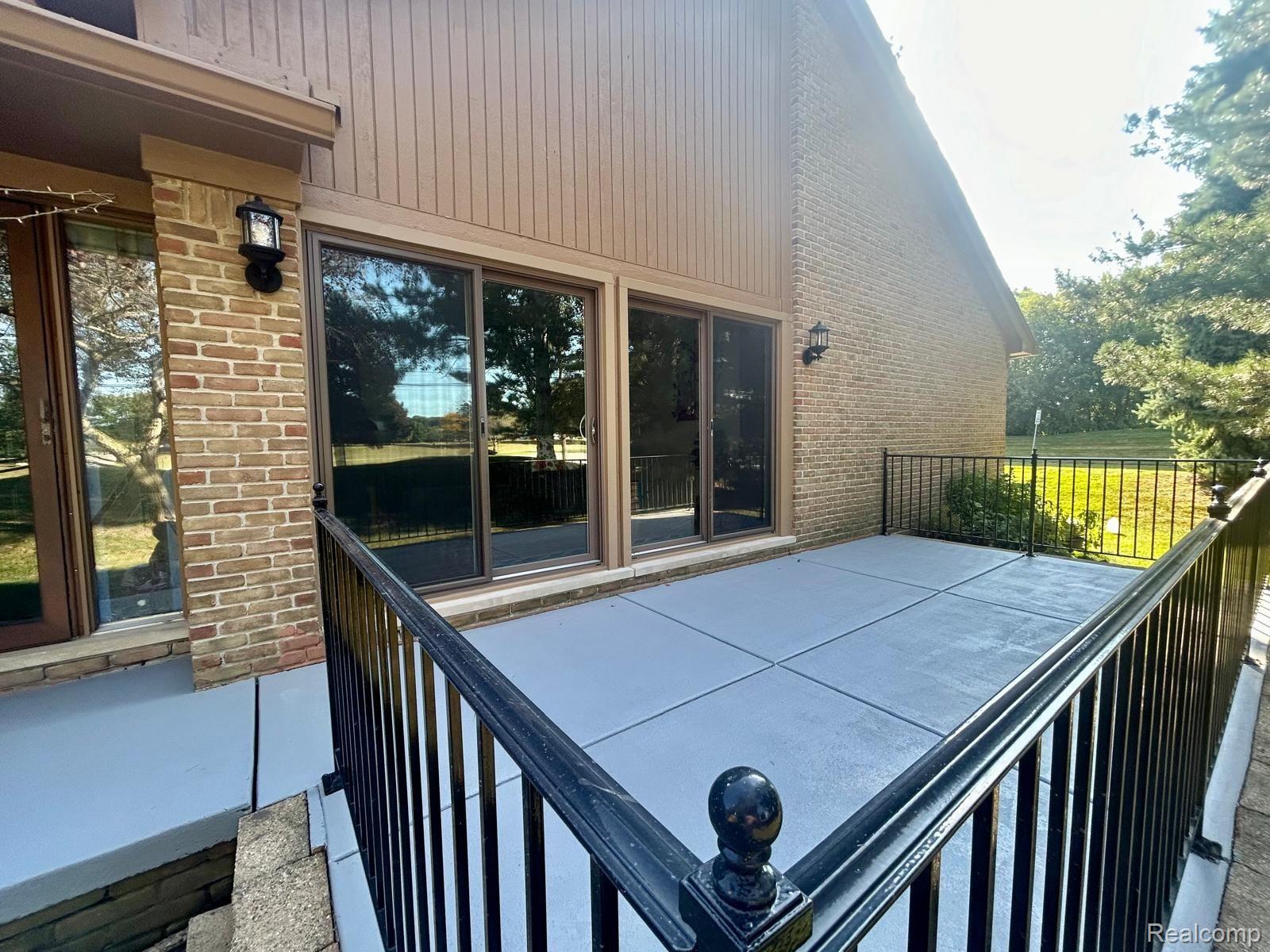 2168 London Bridge Drive Rochester, MI 48307 - Photo 16 of 17 Gallery Image 16