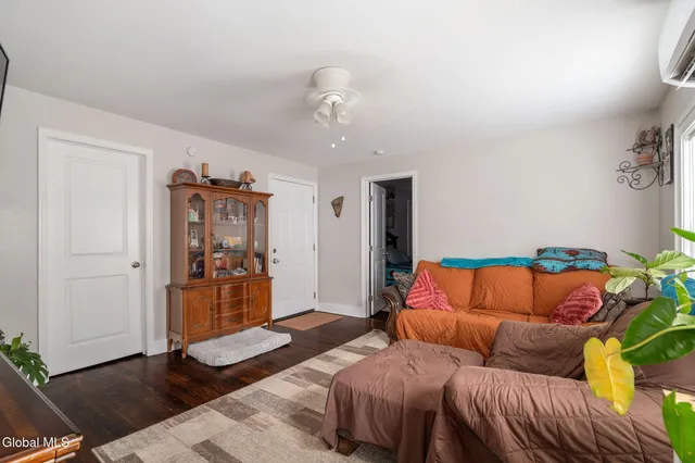 $300,000 | 206 Front Street, Schenectady, NY 12305