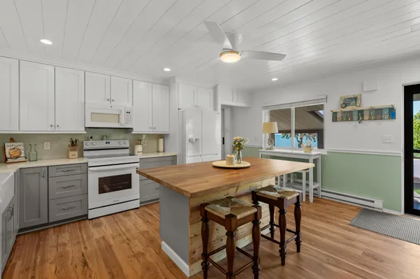 $688,000 | 4150 Ridge Road, Unit 21 AND 22, Stevensville, MI 49127