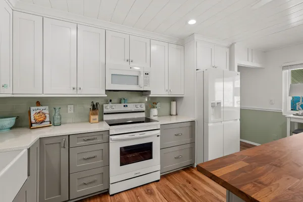 $688,000 | 4150 Ridge Road, Unit 21 AND 22, Stevensville, MI 49127