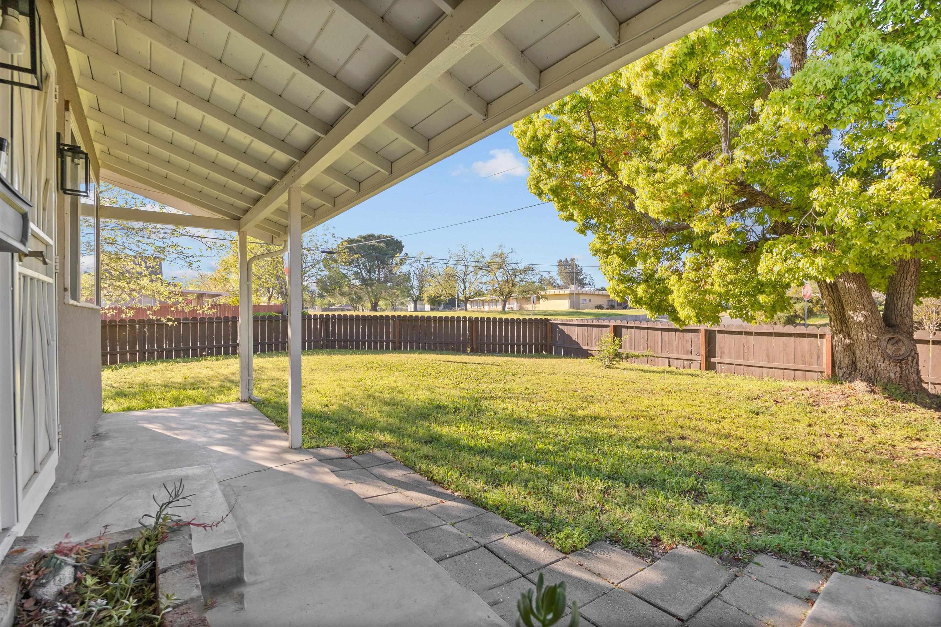 1645 Aloha Street Red Bluff, CA 96080 - Photo 6 of 30