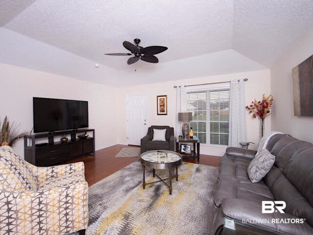 14673 Niagara Court Foley, AL 36535 - Photo 2 of 13 Living room
