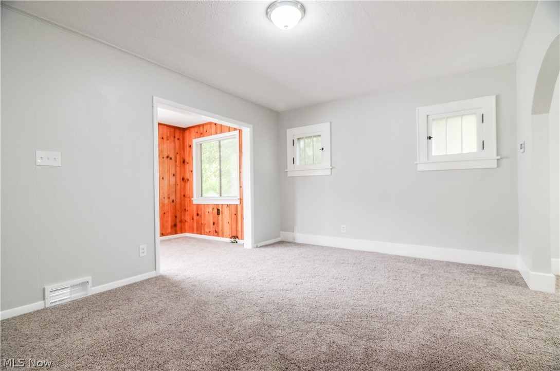 966 Dan Street Akron, OH 44310 - Photo 10 of 26 Gallery Image 10