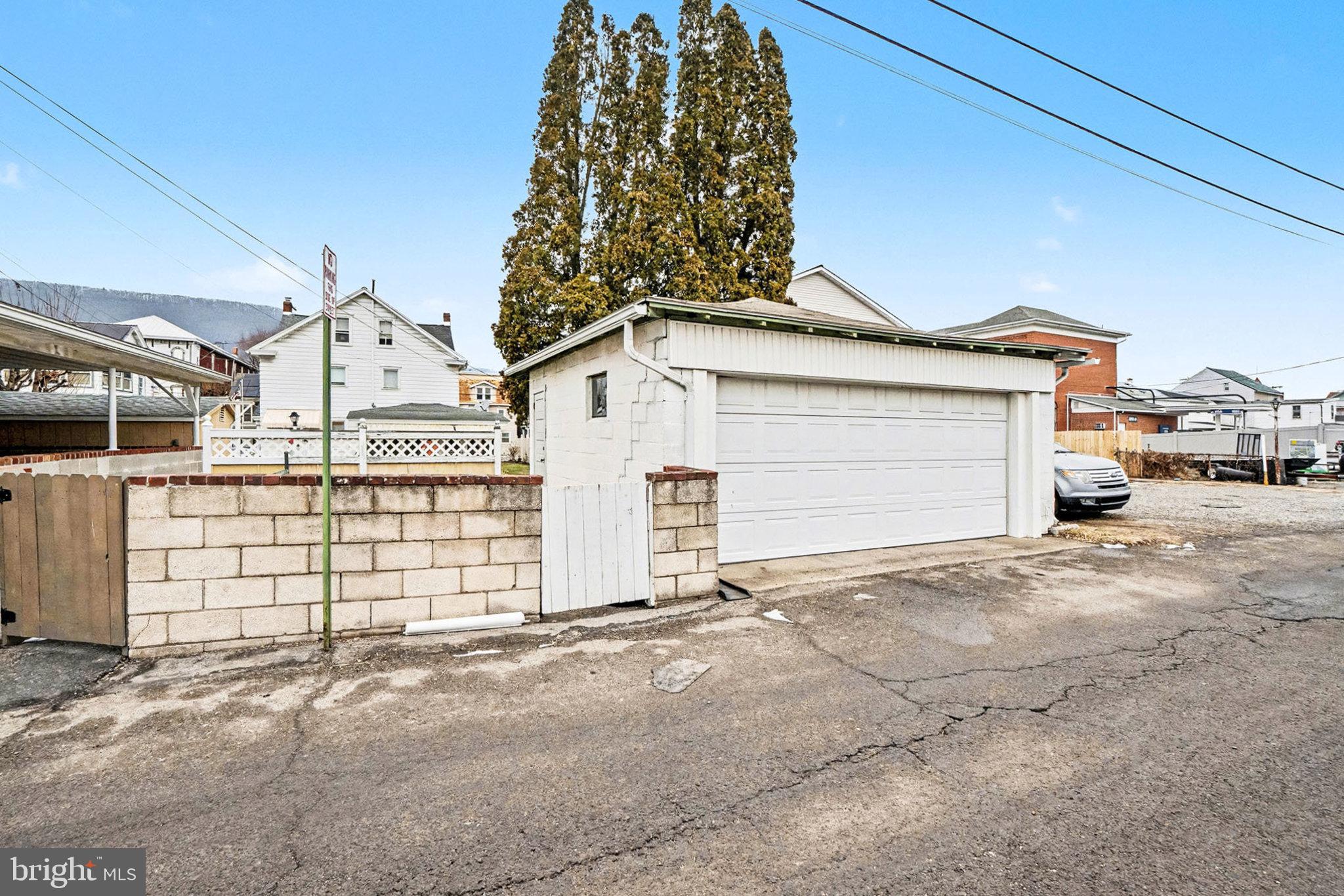534 Main Street Lykens, PA 17048 - Photo 22 of 29 a view of a white house