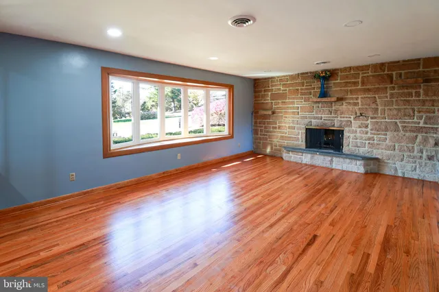 $359,900 | 661 Colleen Drive, Harrisburg, PA 17109