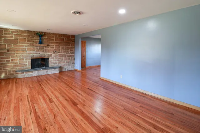 $359,900 | 661 Colleen Drive, Harrisburg, PA 17109