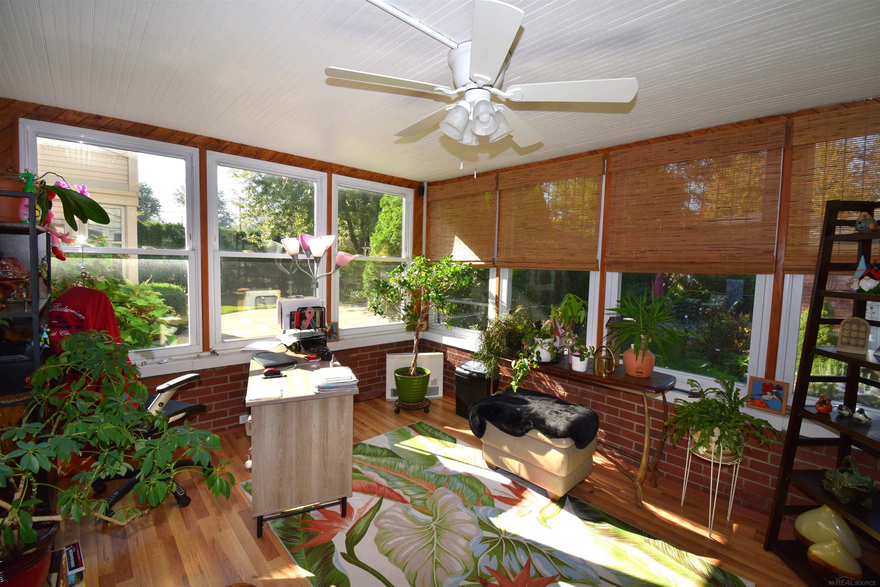 855 Harcourt Road Grosse Pointe, MI 48230 - Photo 20 of 68 50125193-19.JPG