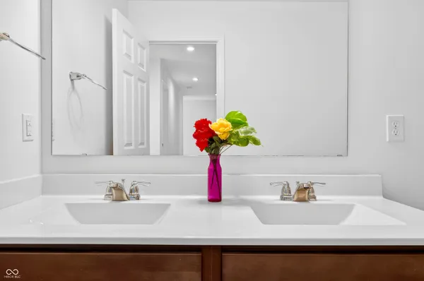 $435,000 | 3073 Creekridge Court, Columbus, IN 47201