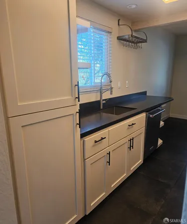 $2,200 | 8711 Mountain Boulevard, Unit 28, Oakland, CA 94605