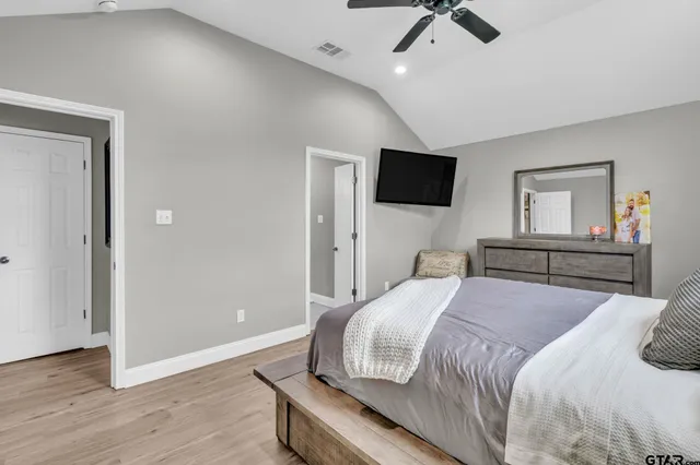 $2,000 | 1112 East Park Drive, Lindale, TX 75771