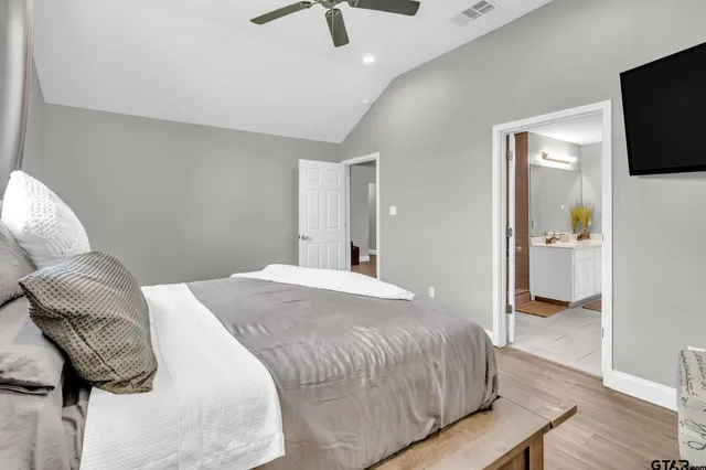 $2,000 | 1112 East Park Drive, Lindale, TX 75771