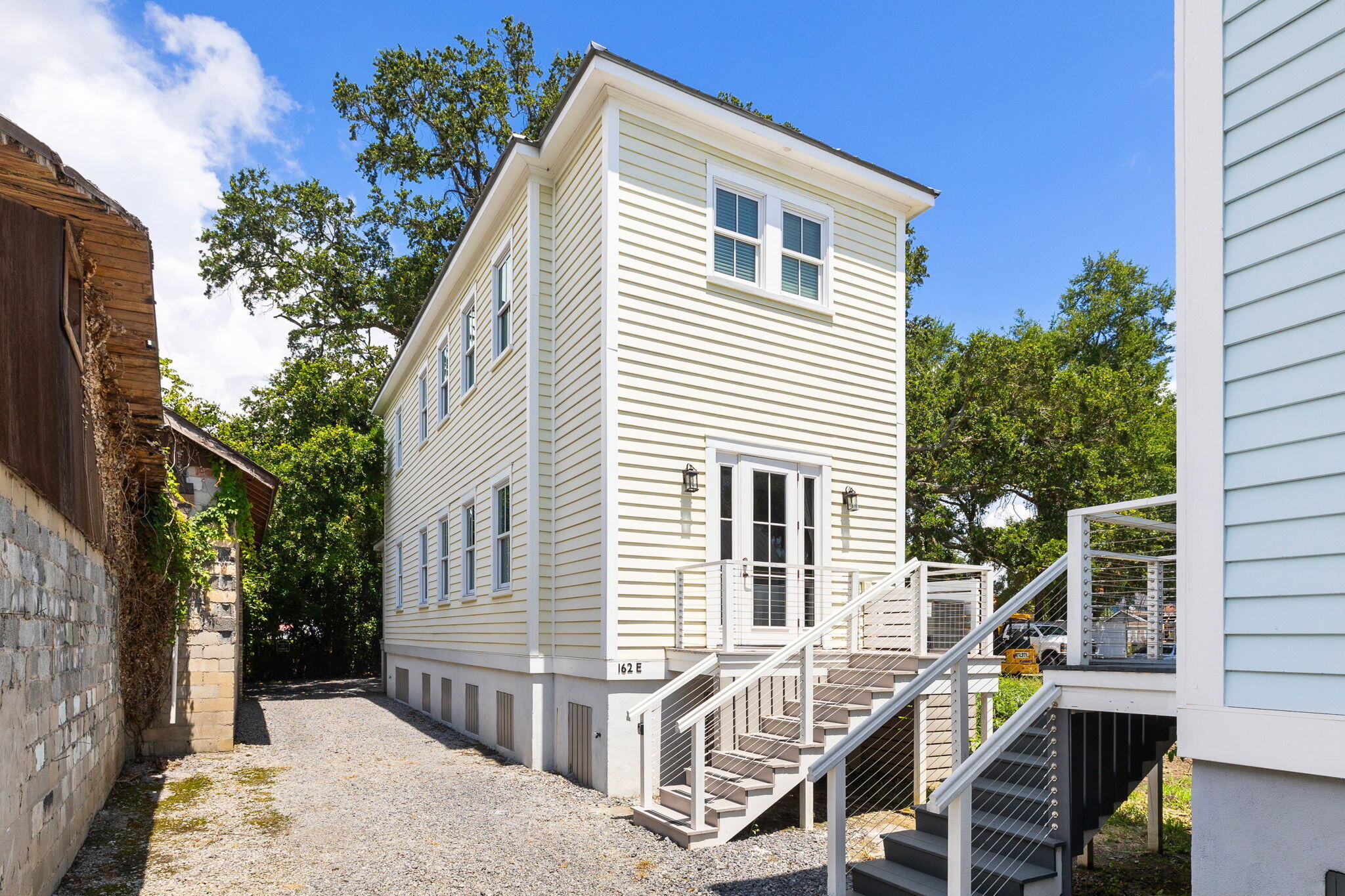 162 Spring Street, Unit E Charleston, SC 29403 - Photo 5 of 26 Unit E (1)