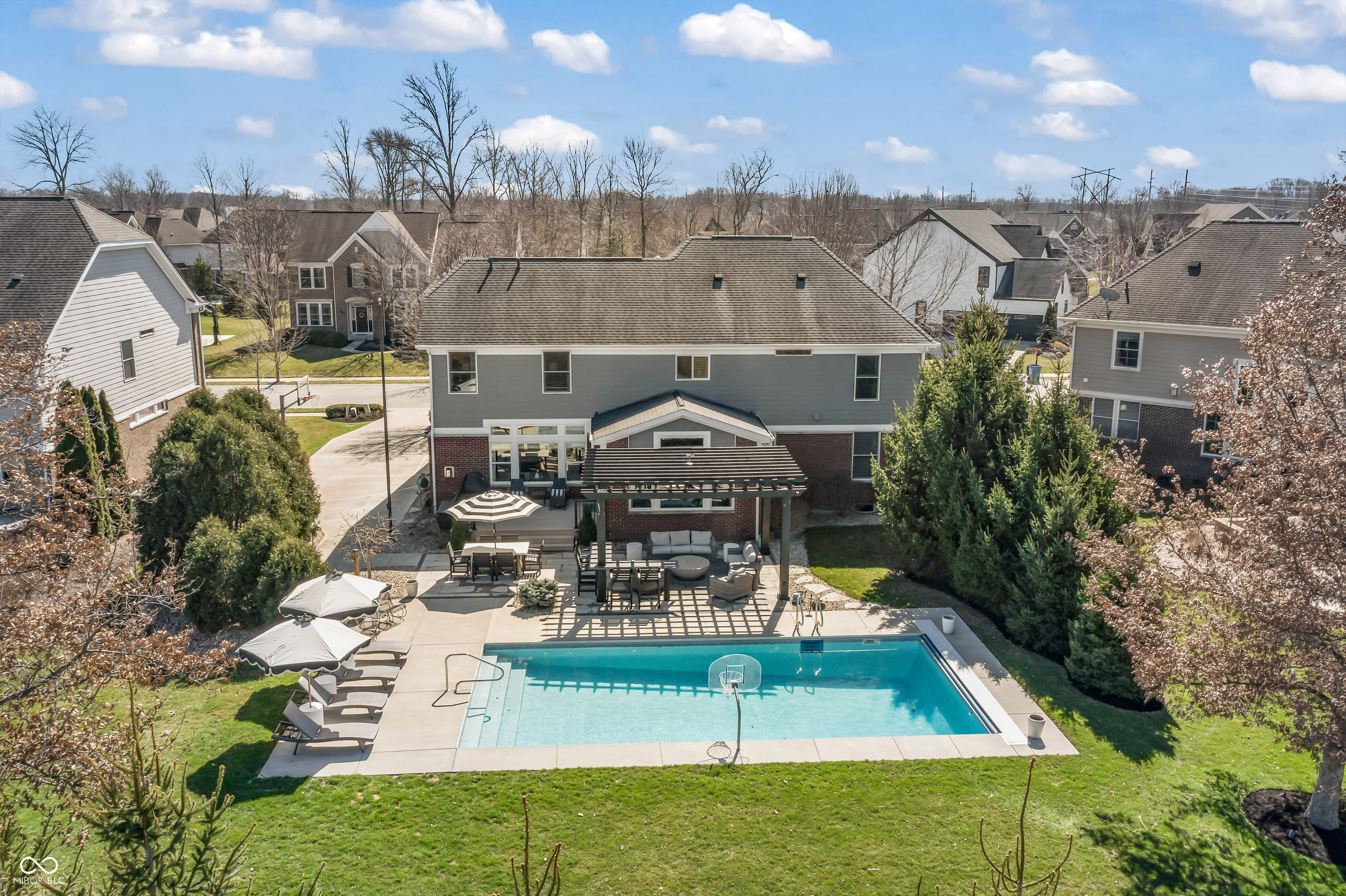 14580 Pleasant Crest Avenue Fishers, IN 46037 - Photo 2 of 37