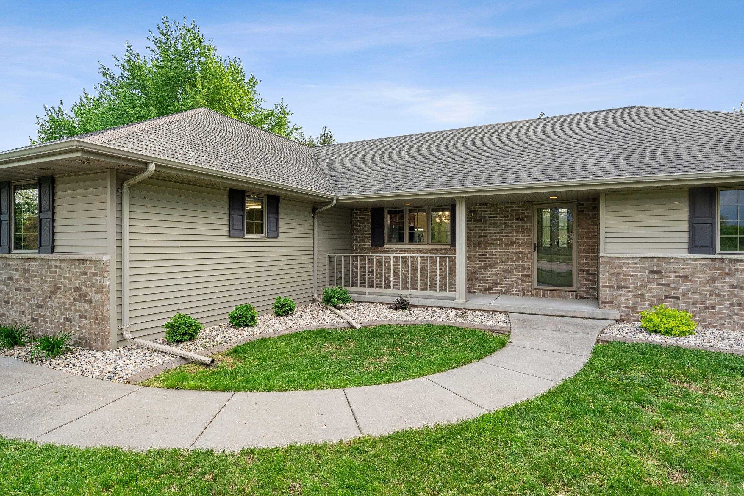 1112 Lake Park Road Menasha, WI 54952 - Photo 2 of 54