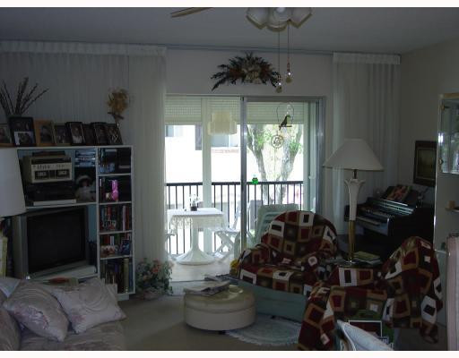 257 South Cypress Road, Unit 433 Pompano Beach, FL 33060 - Photo 2 of 9 Living Room