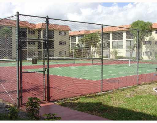 257 South Cypress Road, Unit 433 Pompano Beach, FL 33060 - Photo 7 of 9 Tennis Court