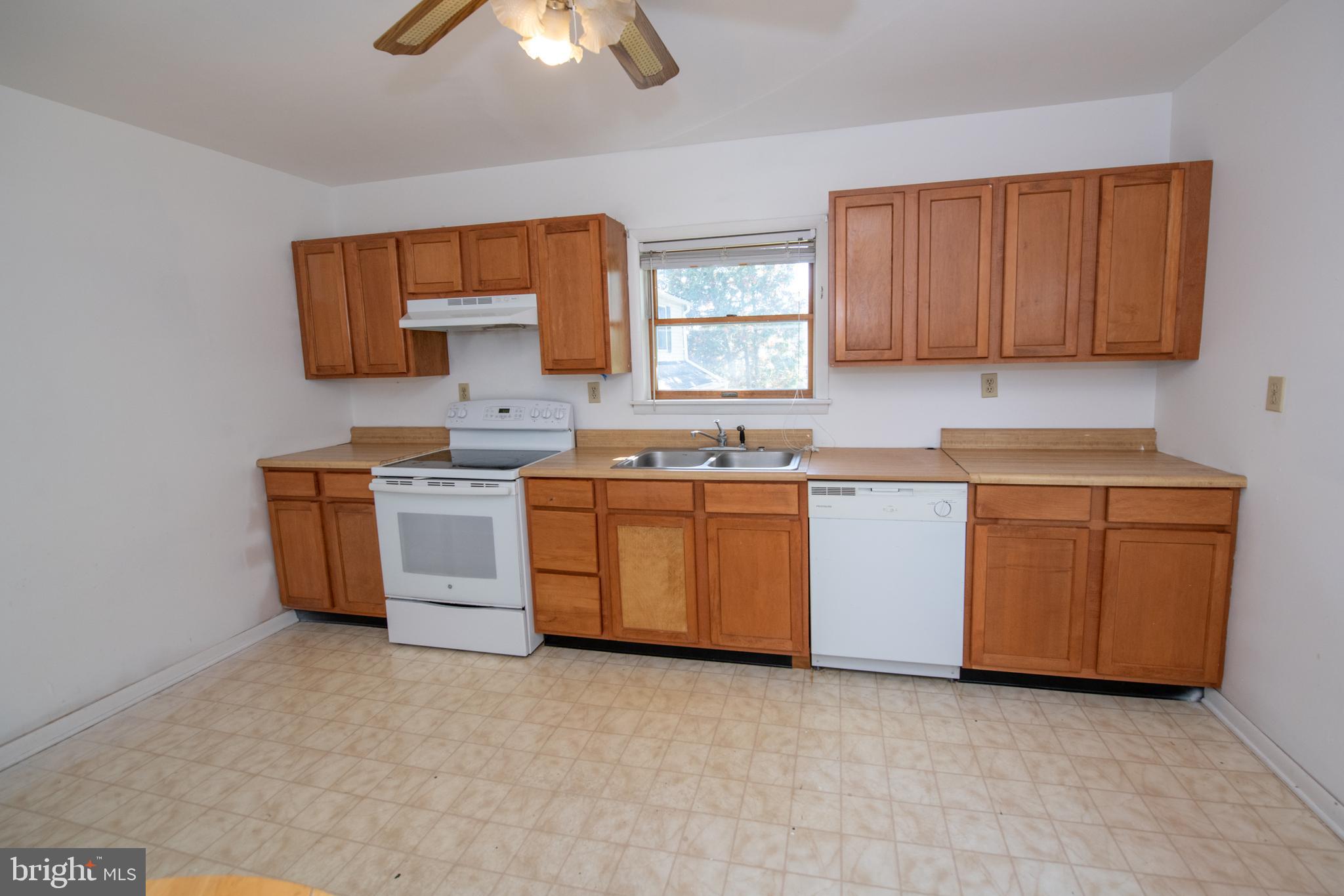 307 Evergreen Road Horsham, PA 19044 - Photo 49 of 64 Kitchen Apartment