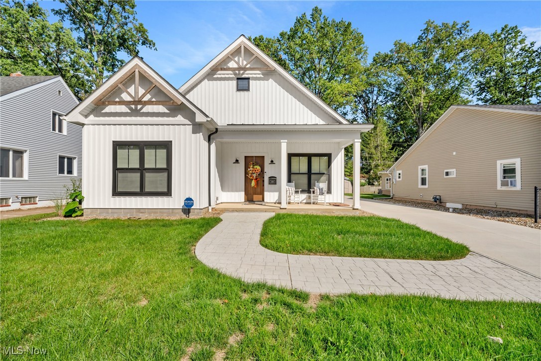 205 Sunset Road Avon Lake, OH 44012 - Photo 1 of 30 Gallery Image 1