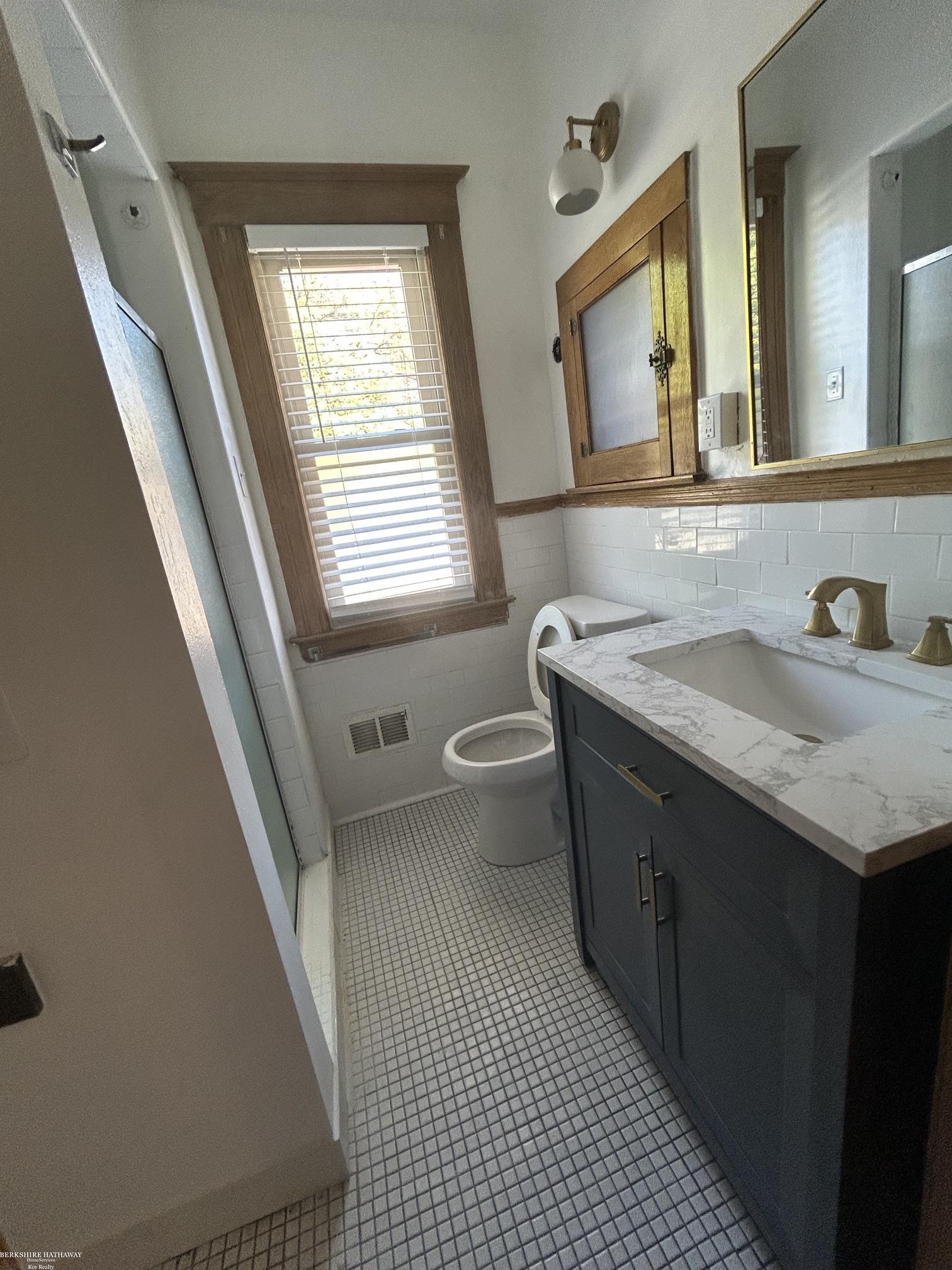 4766 Commonwealth Street Detroit, MI 48208 - Photo 10 of 23 50209809-999aa4bb-b566-4885-b3e5-b54ba838a089.JPG