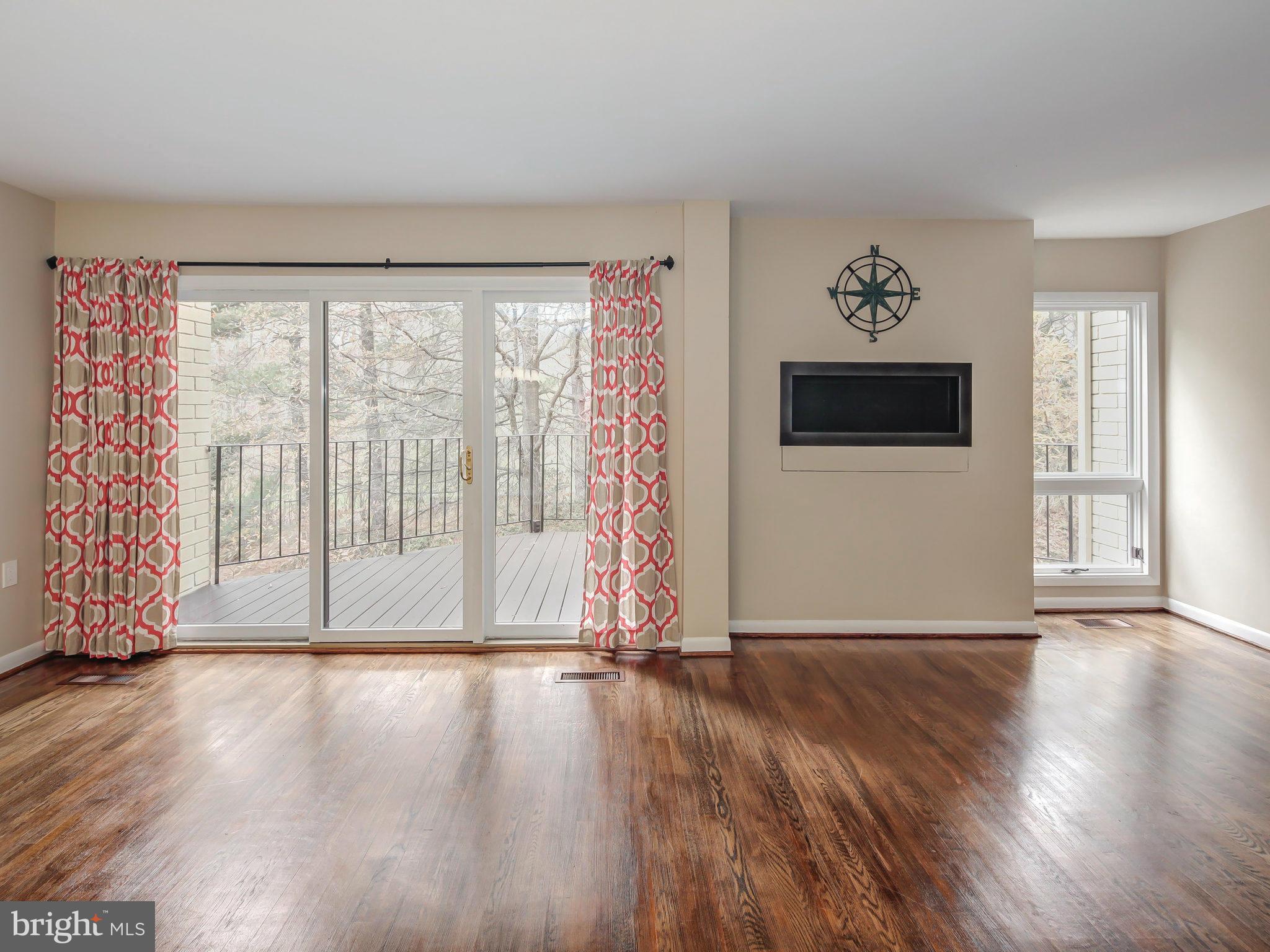 11185 Saffold Way Reston, VA 20190 - Photo 11 of 30 Living Room