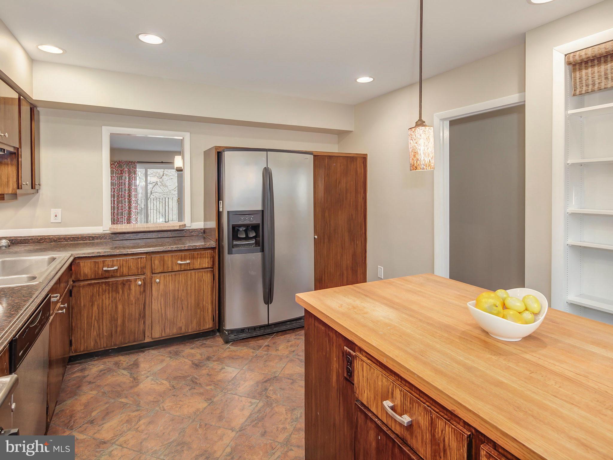 11185 Saffold Way Reston, VA 20190 - Photo 3 of 30 Kitchen