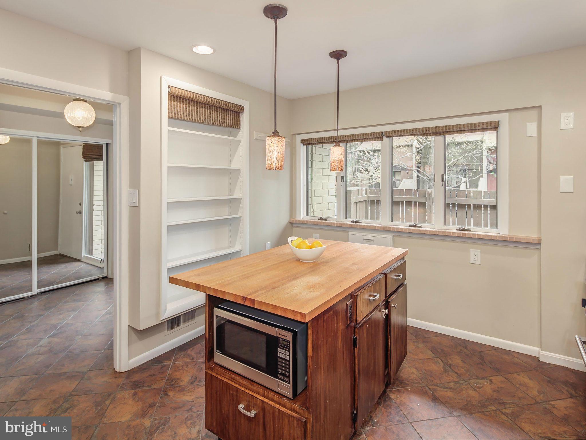 11185 Saffold Way Reston, VA 20190 - Photo 6 of 30 Kitchen