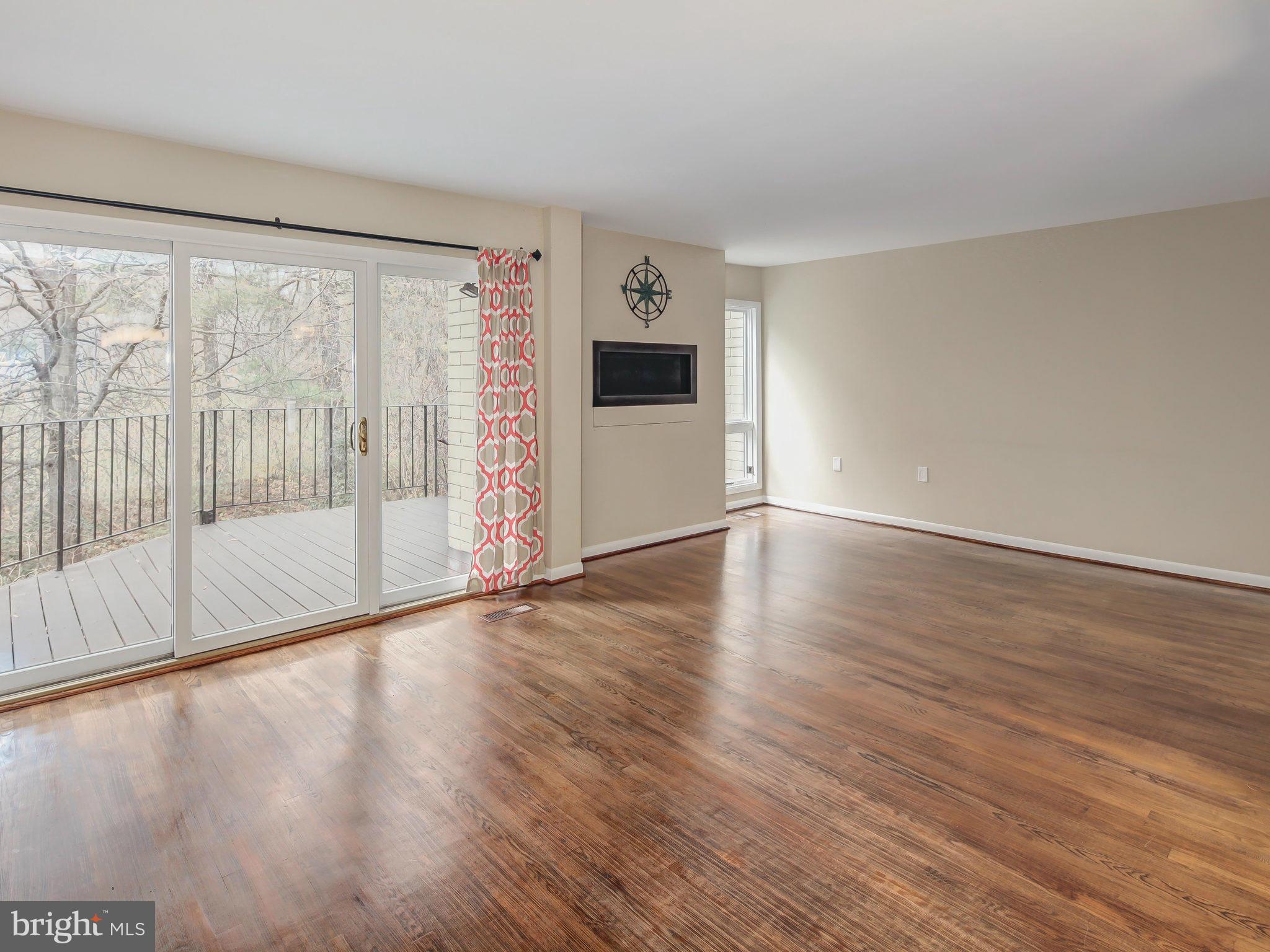 11185 Saffold Way Reston, VA 20190 - Photo 10 of 30 Living Room