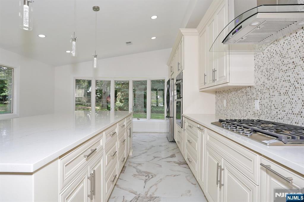 51 Mill Rd Extension Woodcliff Lake, NJ 07677 - Photo 14 of 50