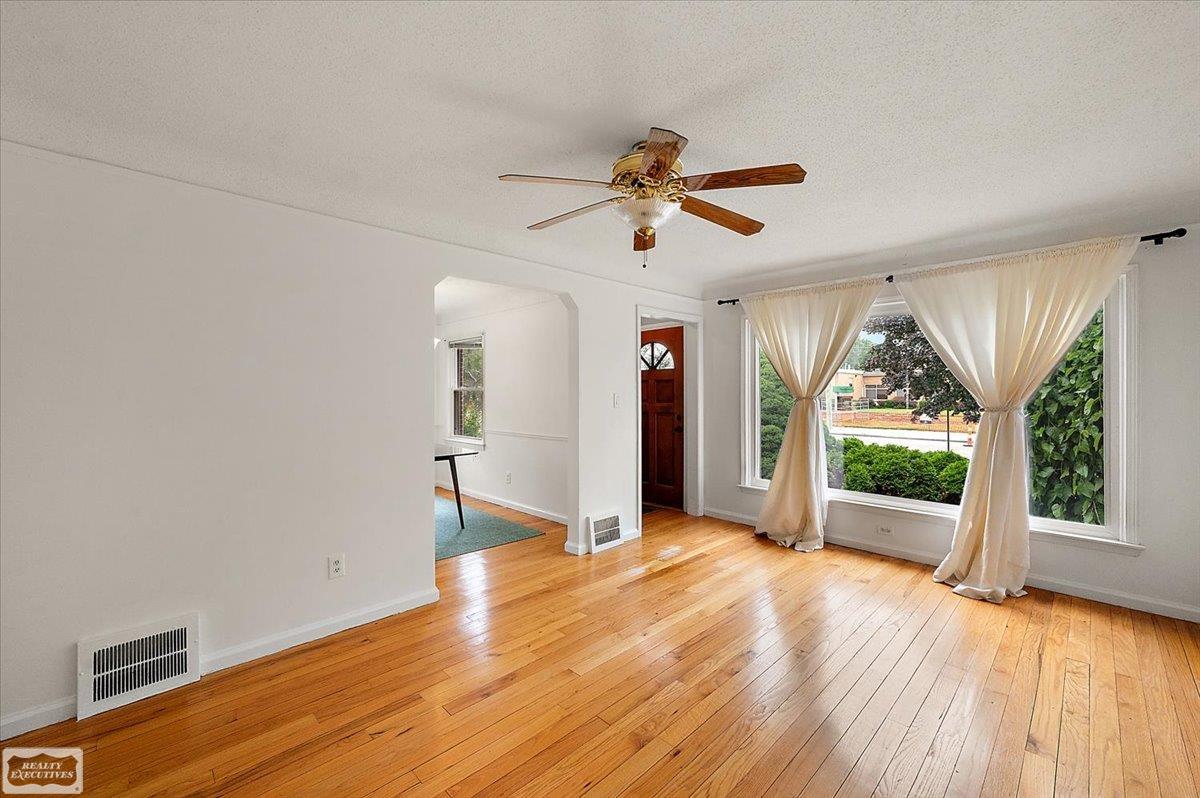16504 Toepfer Drive Eastpointe, MI 48021 - Photo 37 of 70
