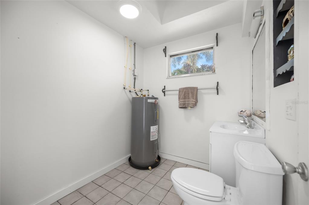 2111 Heasley Road Englewood, FL 34223 - Photo 27 of 63 Gallery Image 27
