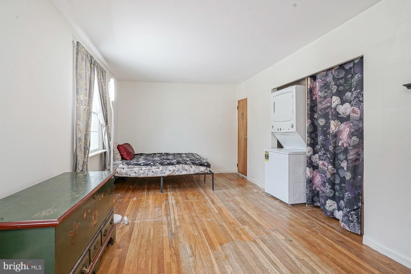 462 Carvin Street Clayton, NJ 08312 - Photo 8 of 29 a view of livingroom with furniture and wooden floor