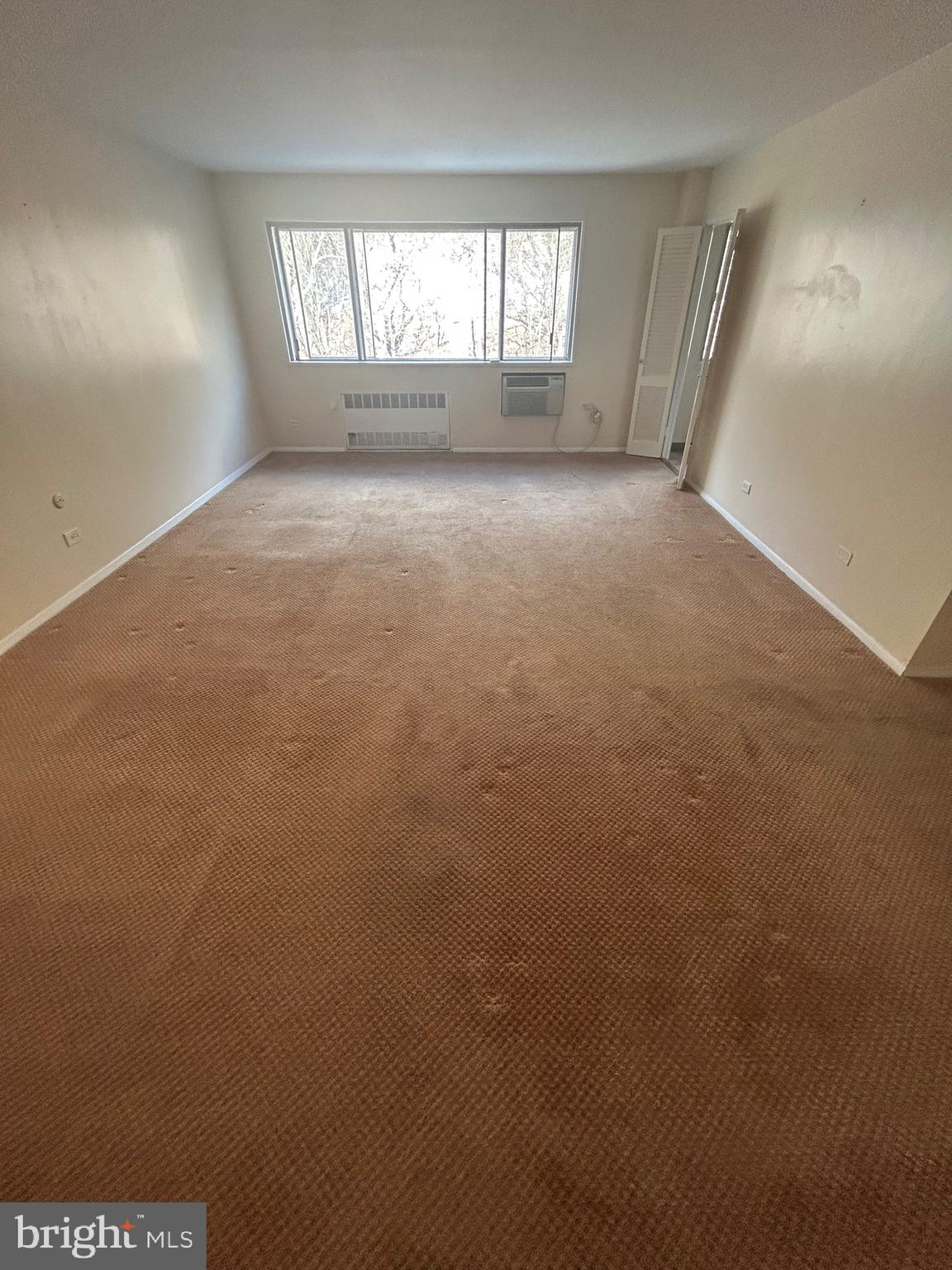 1517 Hill Road, Unit 7J Reading, PA 19602 - Photo 7 of 11 Living room