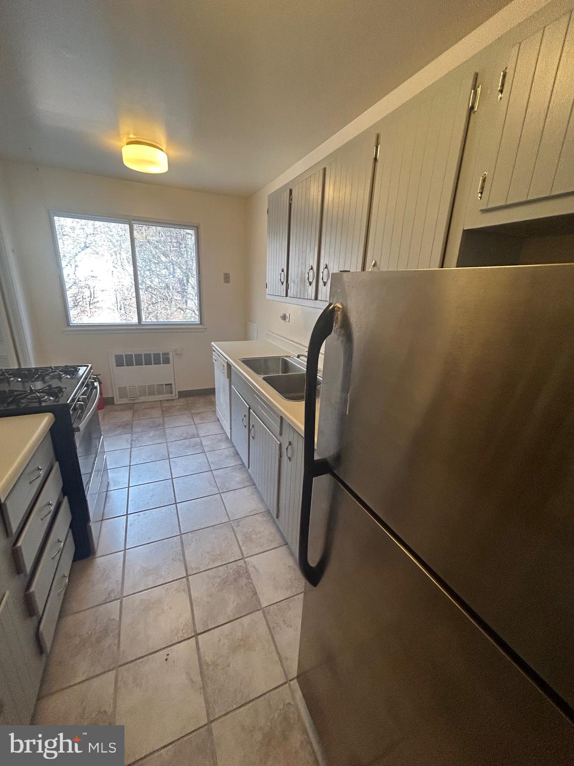 1517 Hill Road, Unit 7J Reading, PA 19602 - Photo 9 of 11