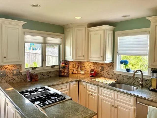 $3,000 | 57 Green Street, Portsmouth, RI 02871