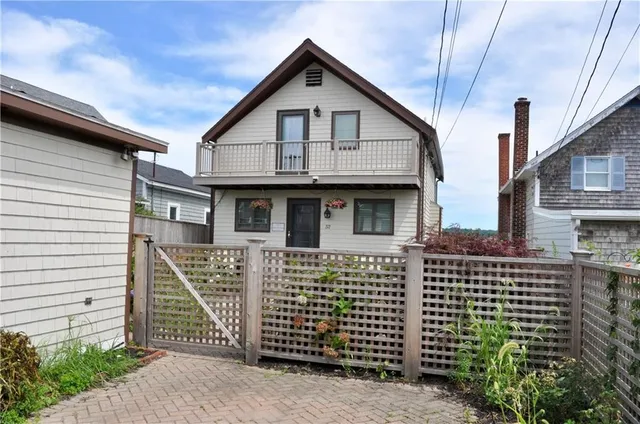 $3,000 | 57 Green Street, Portsmouth, RI 02871