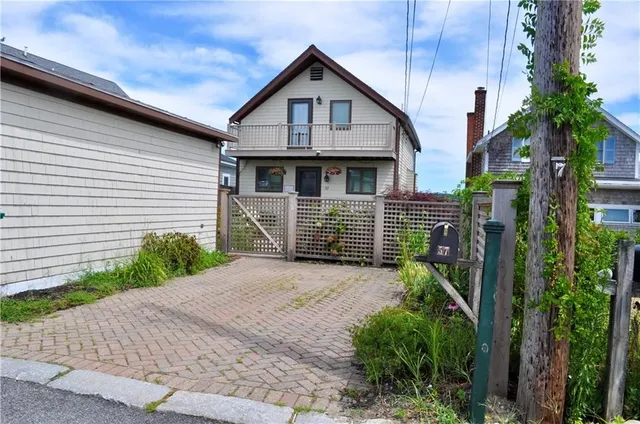 $3,000 | 57 Green Street, Portsmouth, RI 02871