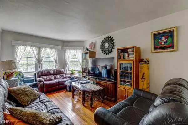 $1,295,000 | 2832 North Mozart Street, Chicago, IL 60618