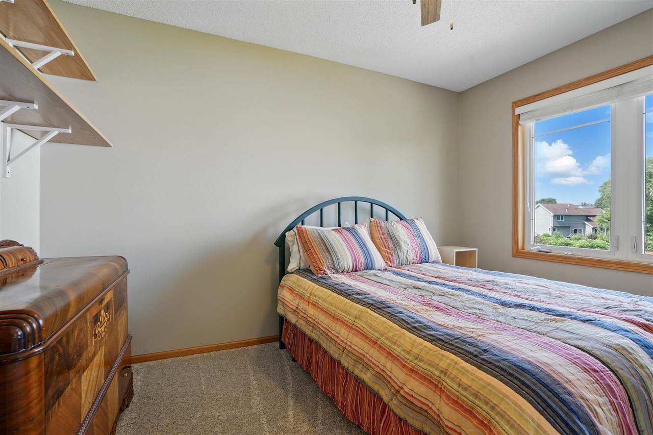 7025 Walden Road Northeast Cedar Rapids, IA 52402 - Photo 27 of 58 Gallery Image 27
