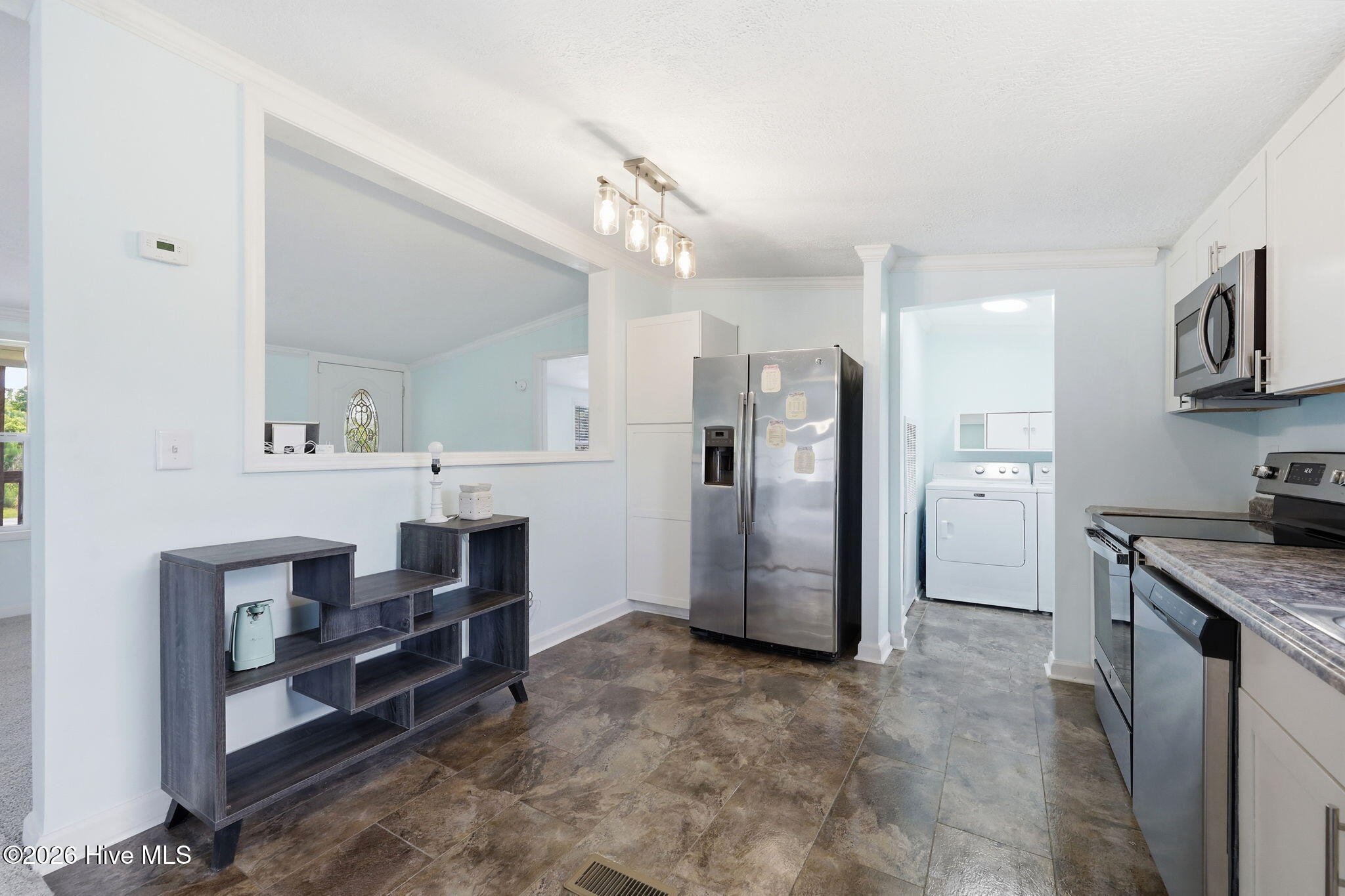 204 Kings Parkway Hubert, NC 28539 - Photo 13 of 30 Large Open kitchen
