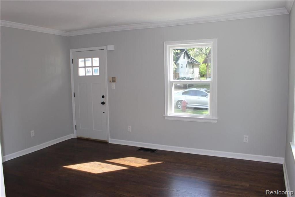 389 Channing Street Ferndale, MI 48220 - Photo 2 of 24