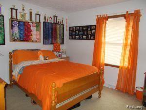1755 North Barrie Road Bad Axe, MI 48413 - Photo 7 of 11 Bedroom 2 has a walk-in closet.jpg