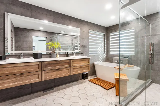 $1,695,000 | 15329 Blue Heron Court, Spring Lake, MI 49456