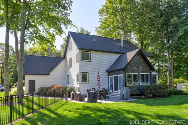 $1,695,000 | 15329 Blue Heron Court, Spring Lake, MI 49456