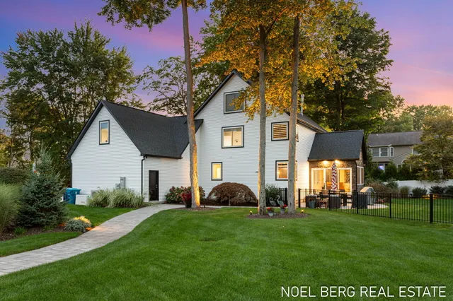 $1,695,000 | 15329 Blue Heron Court, Spring Lake, MI 49456