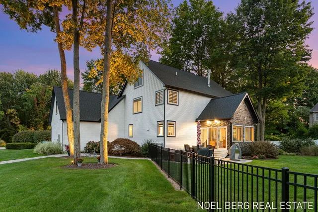 $1,695,000 | 15329 Blue Heron Court, Spring Lake, MI 49456