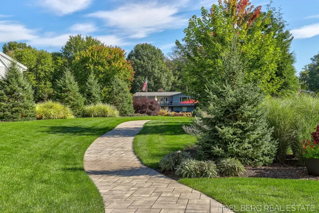 $1,695,000 | 15329 Blue Heron Court, Spring Lake, MI 49456