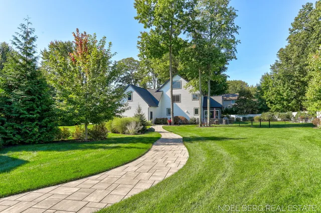 $1,695,000 | 15329 Blue Heron Court, Spring Lake, MI 49456